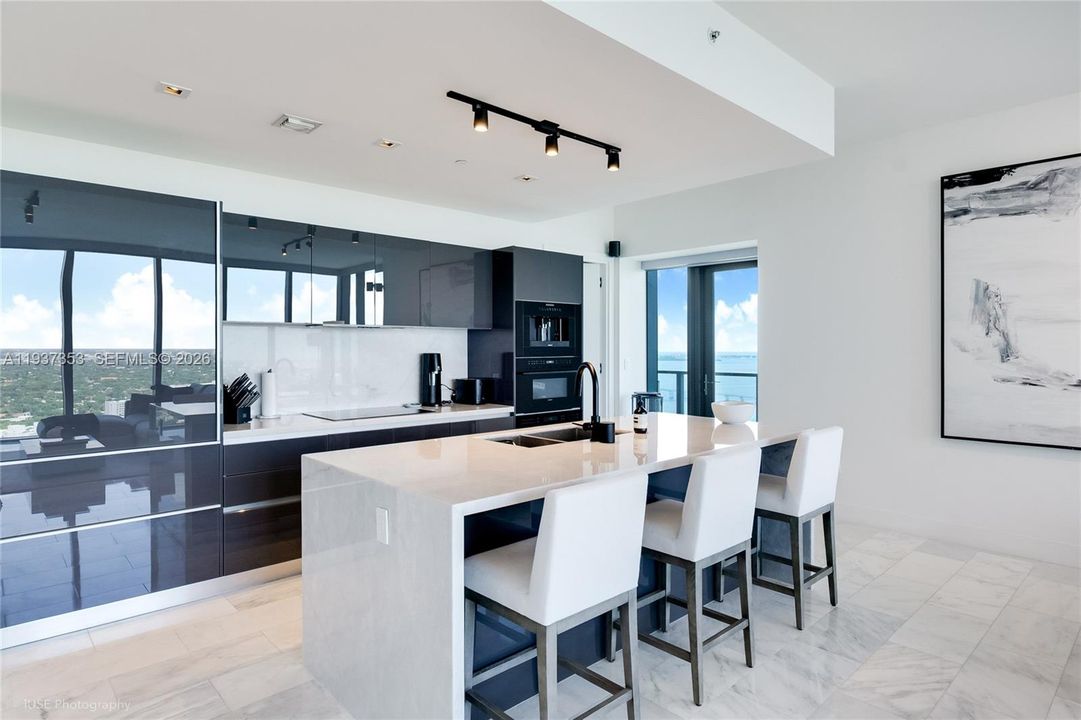 En Venta: $1,699,000 (2 camas, 2 baños, 1392 Pies cuadrados)