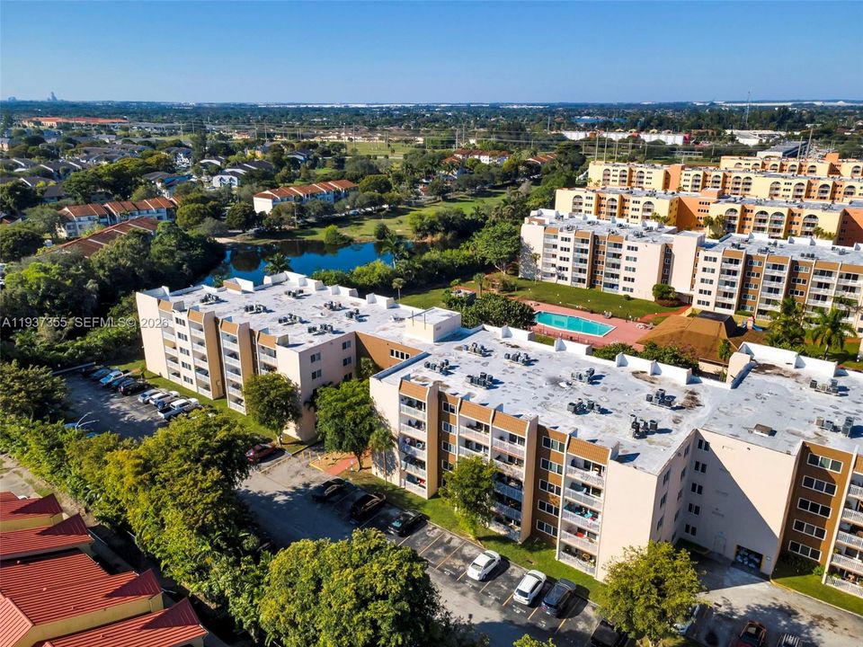 For Sale: $199,900 (2 beds, 1 baths, 1035 Square Feet)