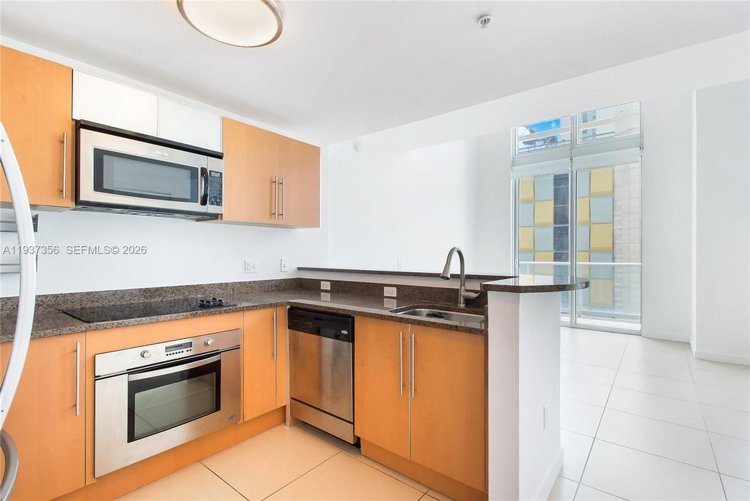 В аренду: $3,450 (1 спален, 1 ванн, 786 Квадратных фут)