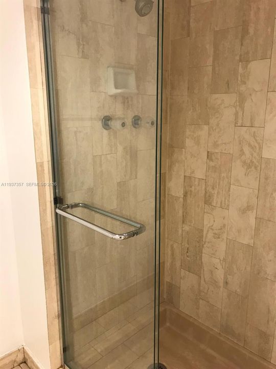 出租: $3,200 (1 贝兹, 1 浴室, 1094 平方英尺)