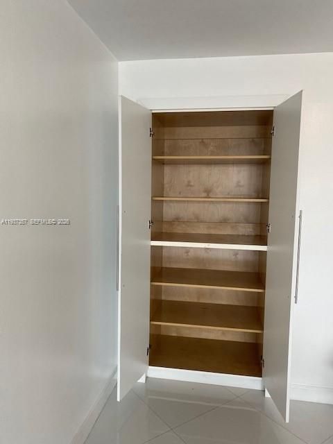 出租: $3,200 (1 贝兹, 1 浴室, 1094 平方英尺)