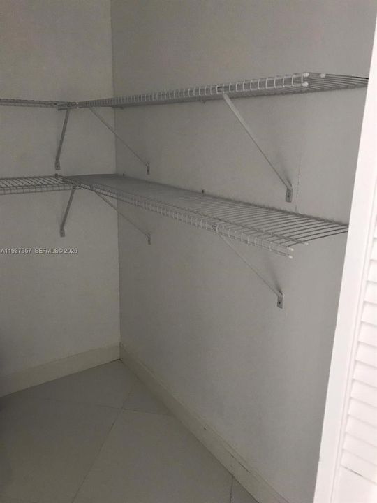 出租: $3,200 (1 贝兹, 1 浴室, 1094 平方英尺)