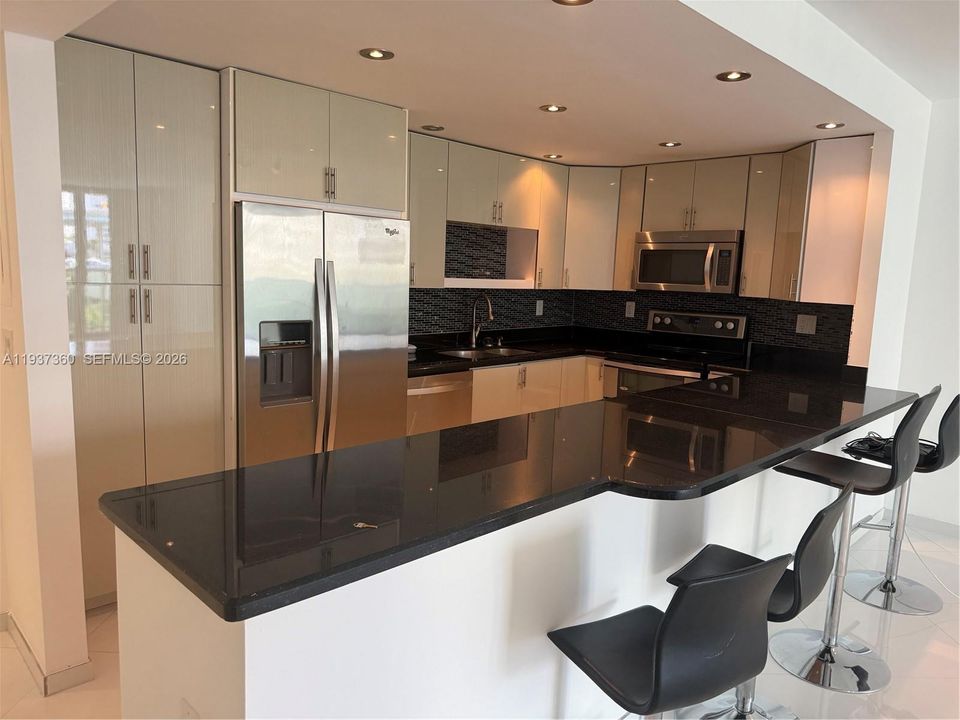 For Rent: $3,000 (2 beds, 2 baths, 1505 Square Feet)