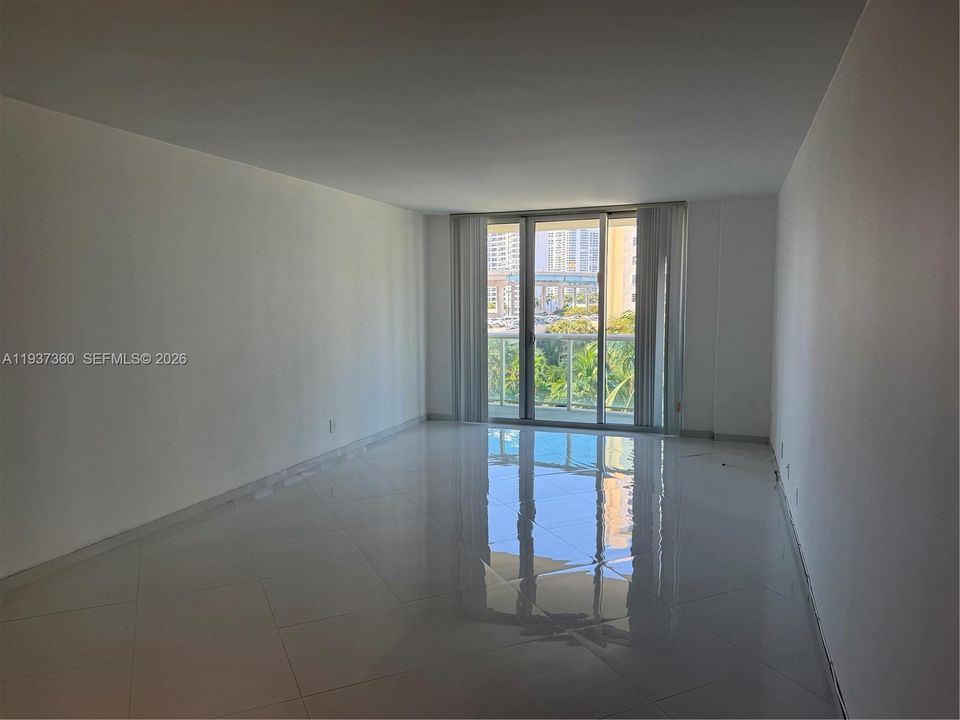 For Rent: $3,000 (2 beds, 2 baths, 1505 Square Feet)