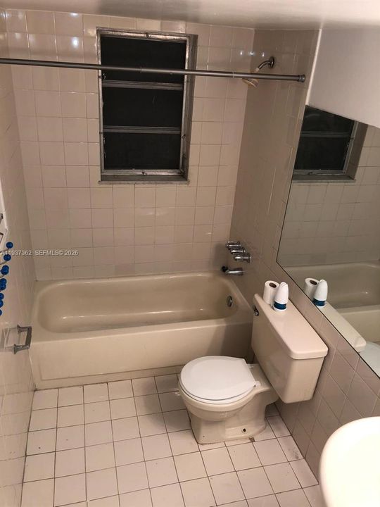 For Rent: $1,850 (2 beds, 1 baths, 928 Square Feet)