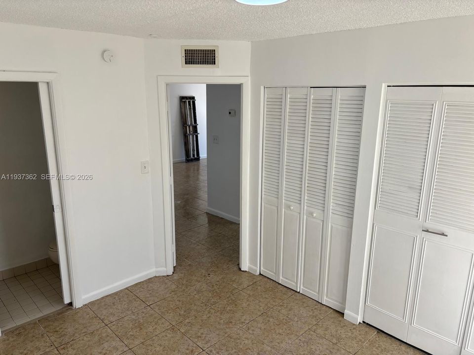 For Rent: $1,850 (2 beds, 1 baths, 928 Square Feet)