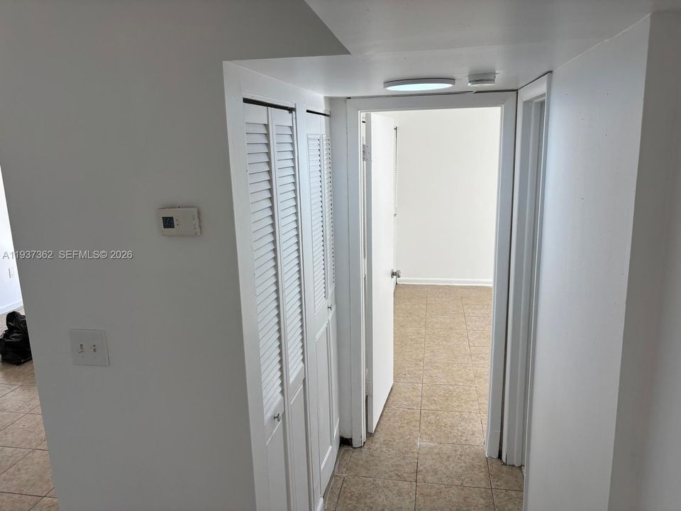 For Rent: $1,850 (2 beds, 1 baths, 928 Square Feet)