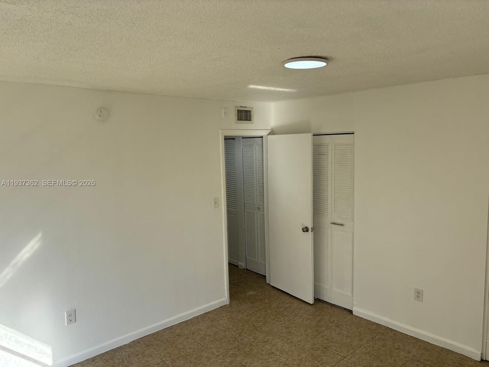 For Rent: $1,850 (2 beds, 1 baths, 928 Square Feet)