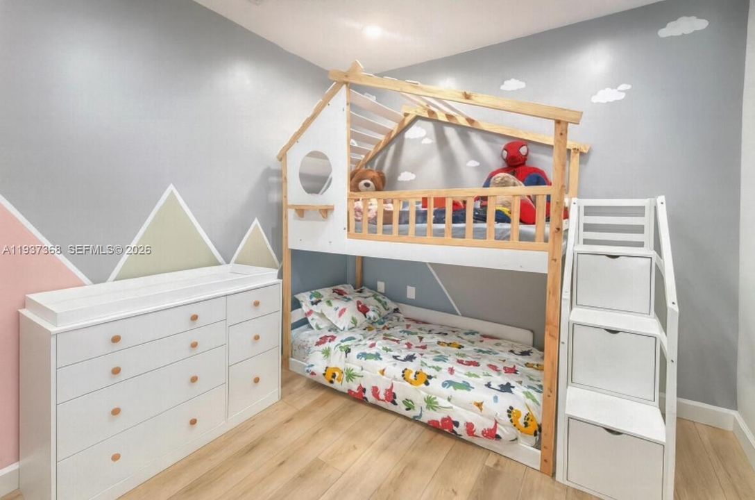 For Sale: $599,000 (3 beds, 2 baths, 1703 Square Feet)