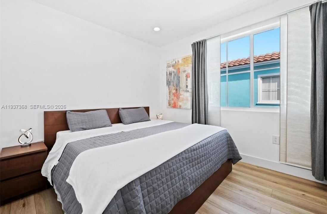 For Sale: $599,000 (3 beds, 2 baths, 1703 Square Feet)