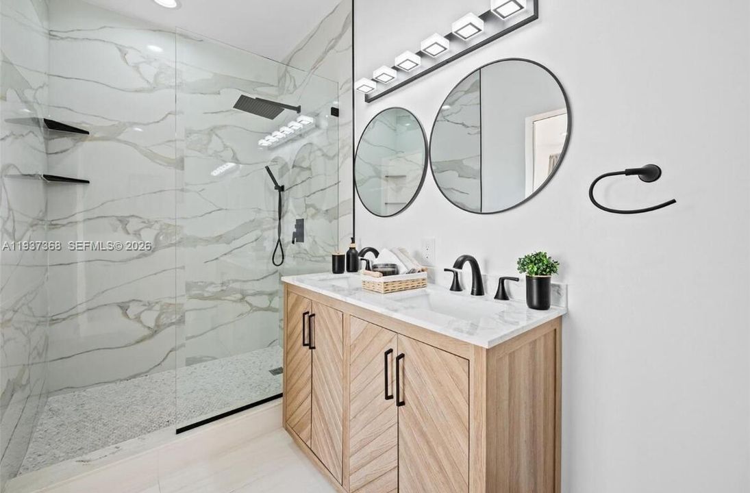 For Sale: $599,000 (3 beds, 2 baths, 1703 Square Feet)