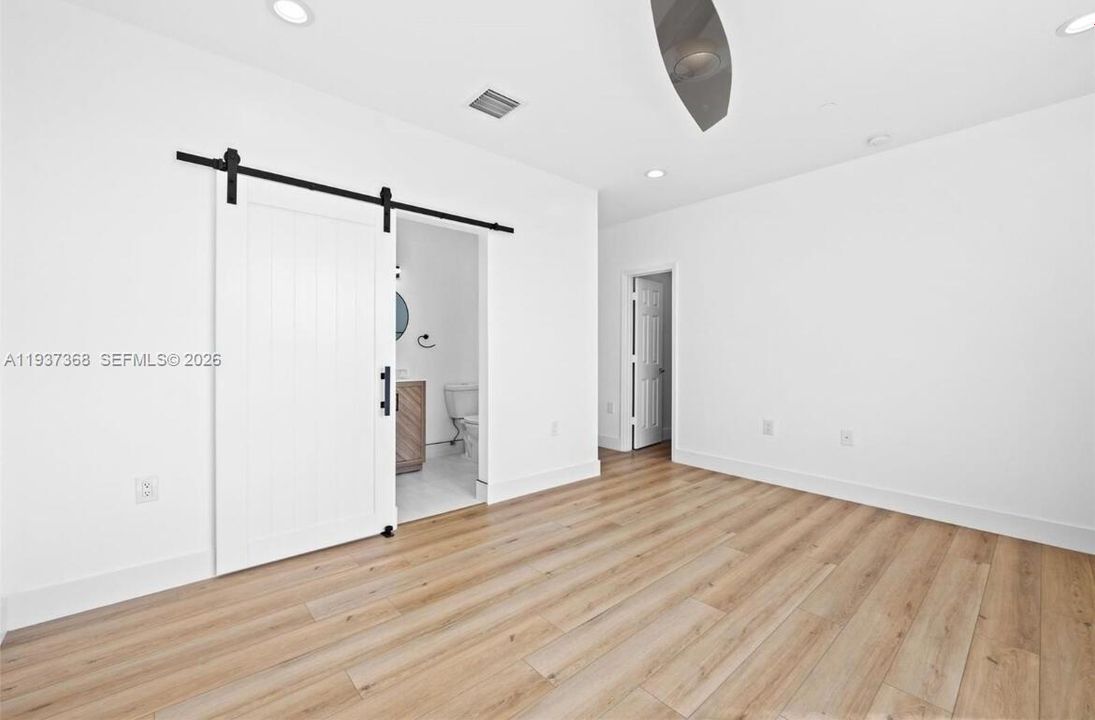 For Sale: $599,000 (3 beds, 2 baths, 1703 Square Feet)