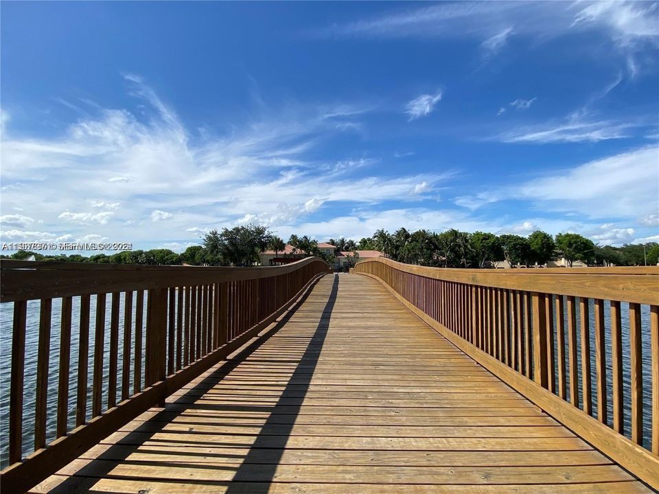 For Sale: $360,000 (2 beds, 2 baths, 1205 Square Feet)