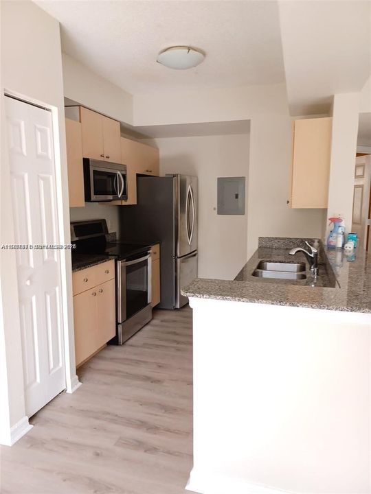For Sale: $360,000 (2 beds, 2 baths, 1205 Square Feet)