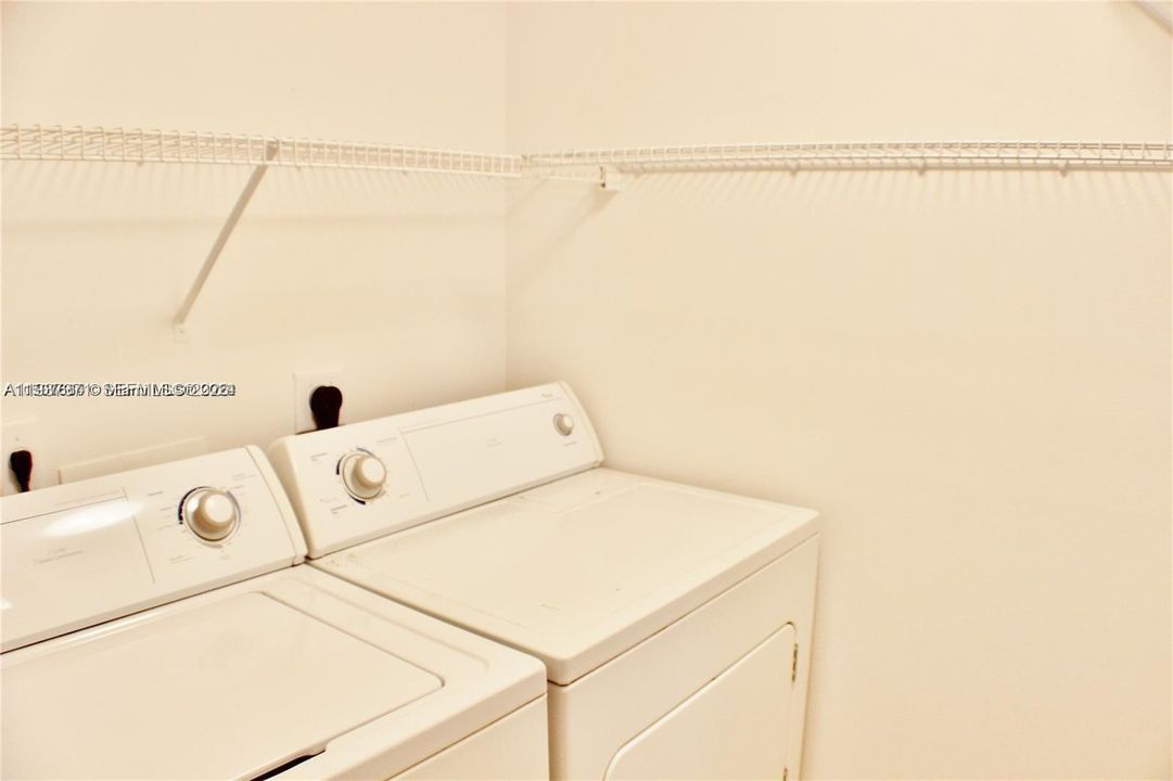 For Sale: $360,000 (2 beds, 2 baths, 1205 Square Feet)