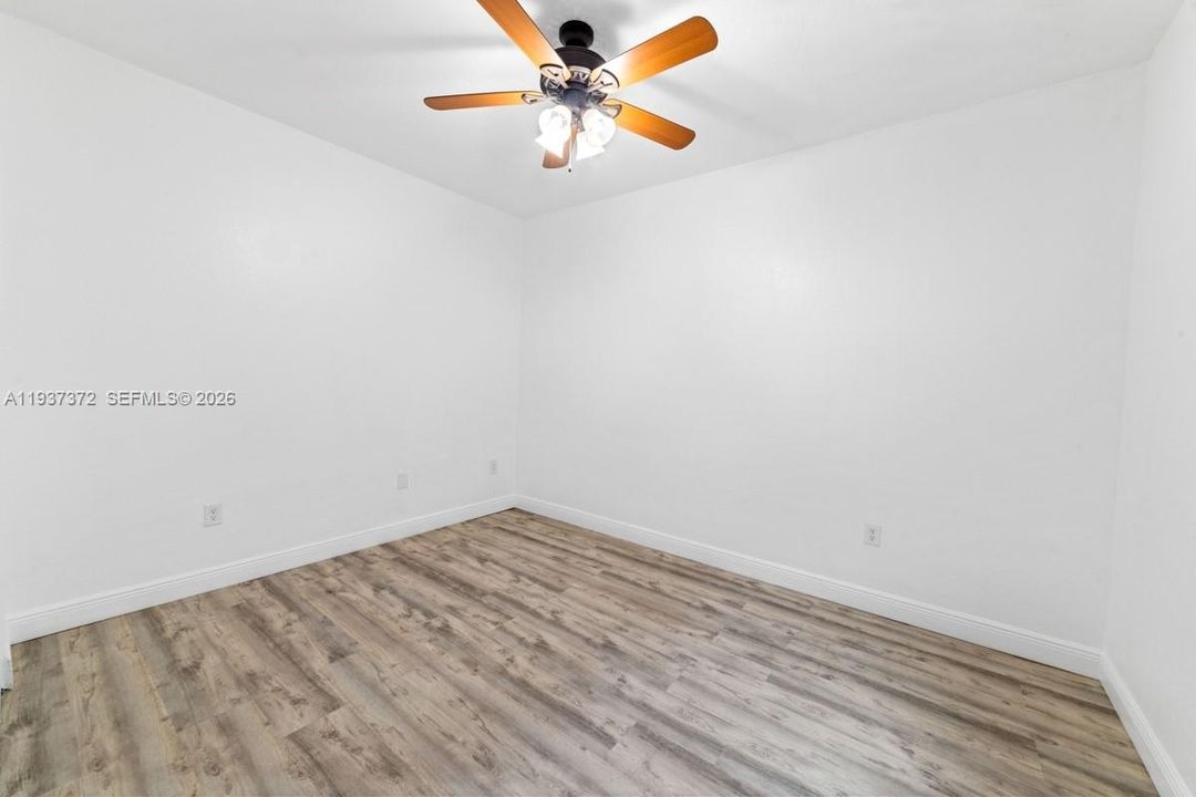 出租: $3,300 (3 贝兹, 3 浴室, 1924 平方英尺)