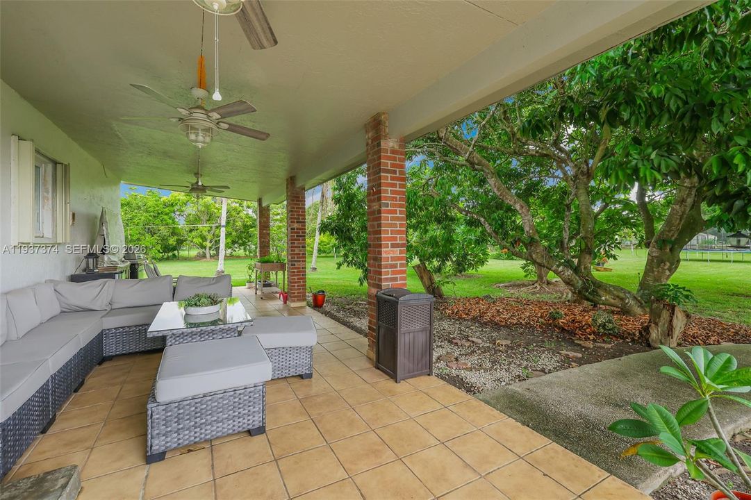 For Sale: $1,019,990 (3 beds, 2 baths, 1545 Square Feet)