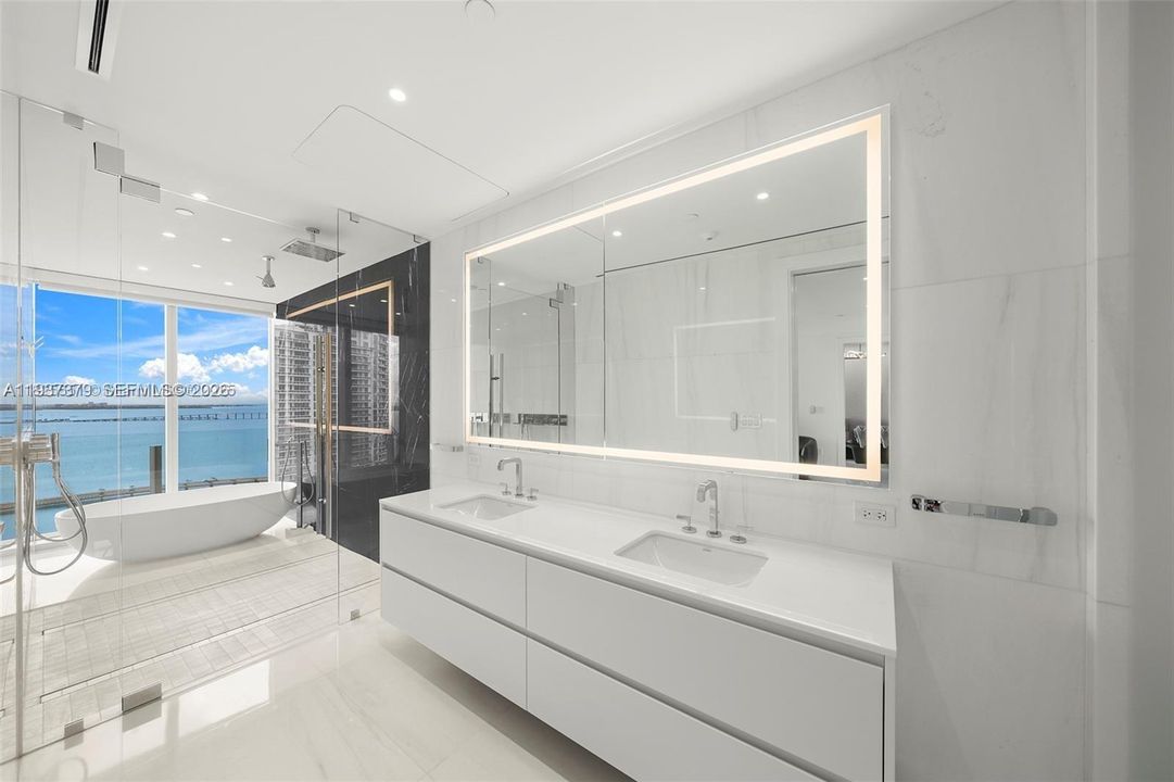 For Sale: $3,999,000 (3 beds, 4 baths, 3075 Square Feet)