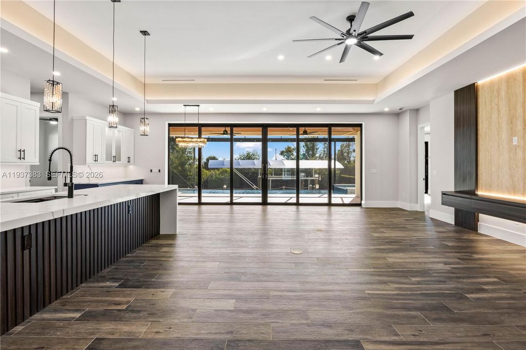 待售: $2,249,000 (4 贝兹, 4 浴室, 0 平方英尺)