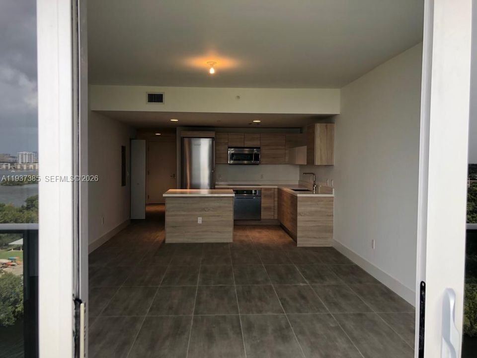 В аренду: $3,700 (2 спален, 2 ванн, 1115 Квадратных фут)