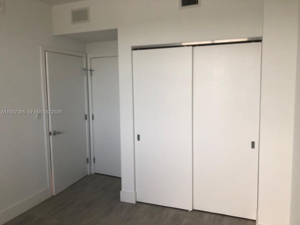 В аренду: $3,700 (2 спален, 2 ванн, 1115 Квадратных фут)