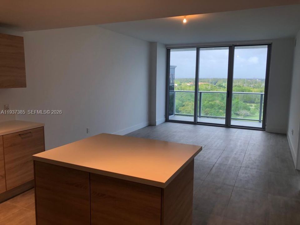 В аренду: $3,700 (2 спален, 2 ванн, 1115 Квадратных фут)