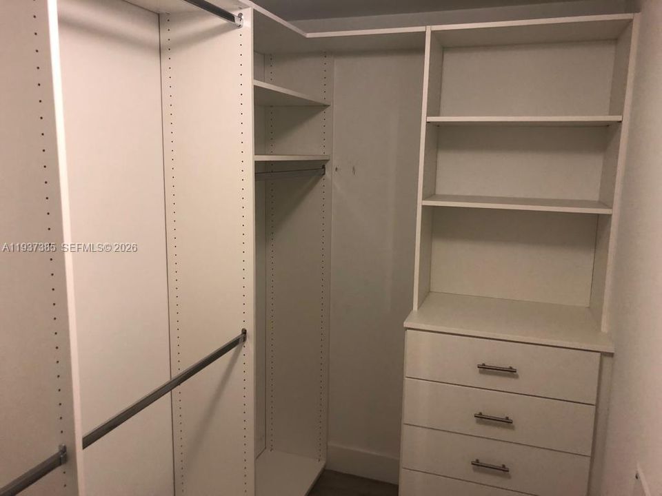 В аренду: $3,700 (2 спален, 2 ванн, 1115 Квадратных фут)