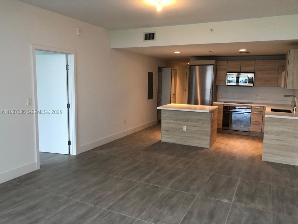 В аренду: $3,700 (2 спален, 2 ванн, 1115 Квадратных фут)