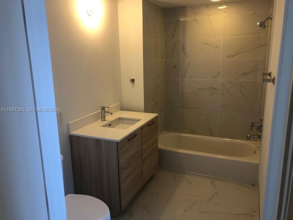 В аренду: $3,700 (2 спален, 2 ванн, 1115 Квадратных фут)