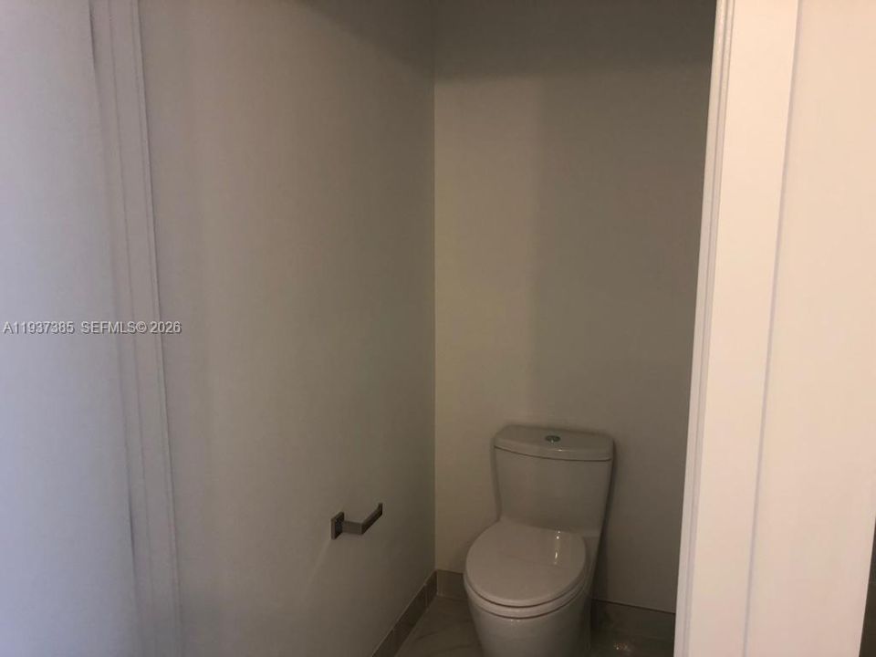 В аренду: $3,700 (2 спален, 2 ванн, 1115 Квадратных фут)