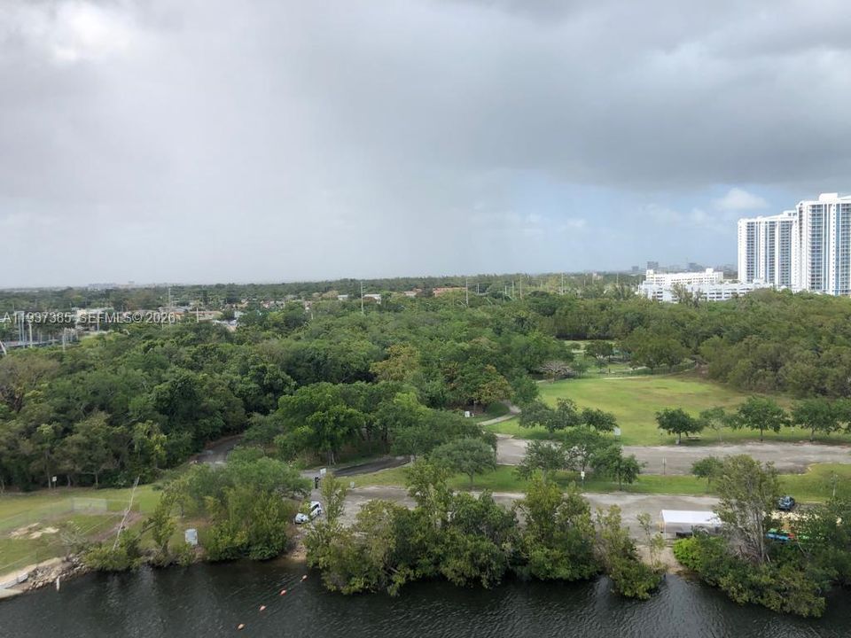 В аренду: $3,700 (2 спален, 2 ванн, 1115 Квадратных фут)