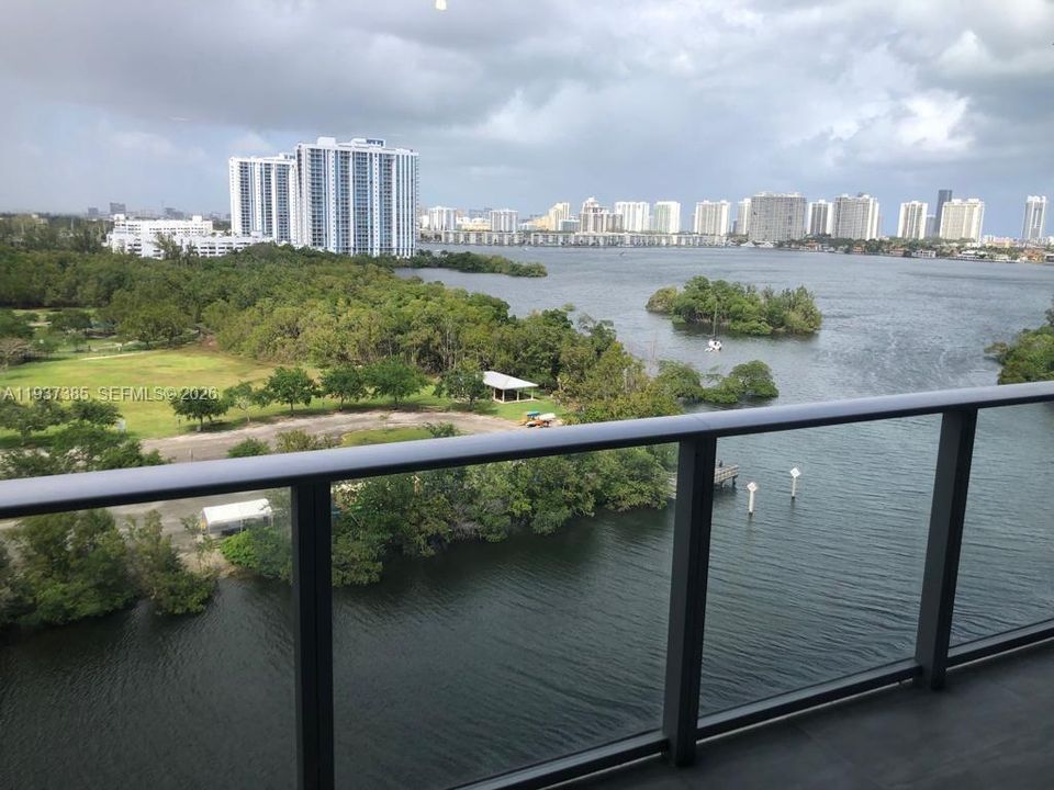 В аренду: $3,700 (2 спален, 2 ванн, 1115 Квадратных фут)