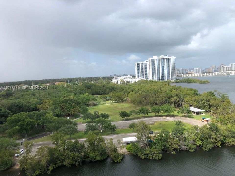 В аренду: $3,700 (2 спален, 2 ванн, 1115 Квадратных фут)