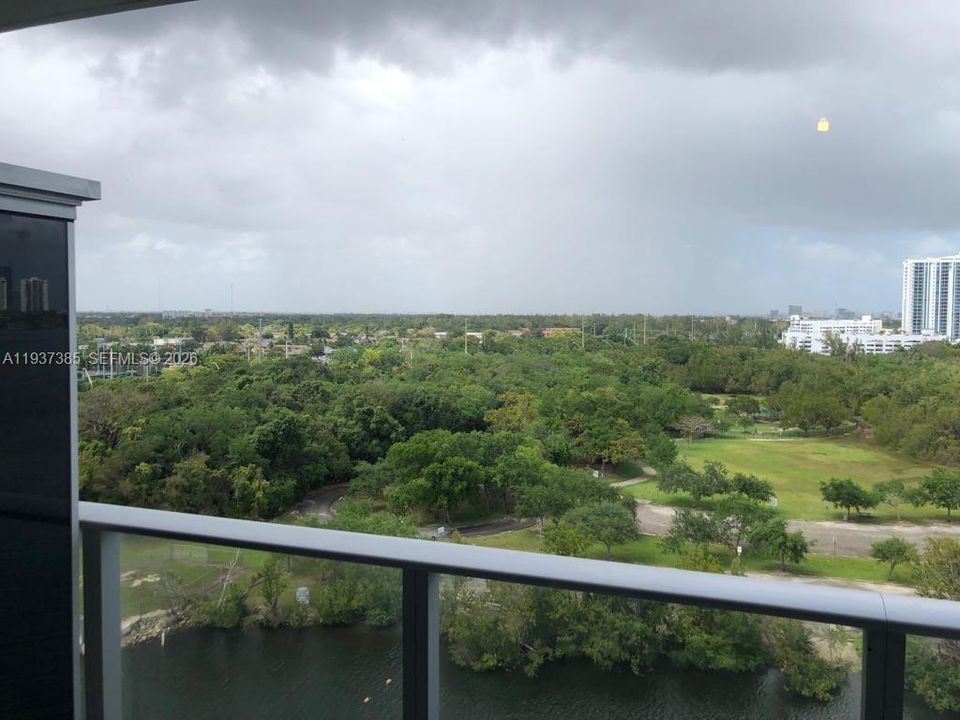 В аренду: $3,700 (2 спален, 2 ванн, 1115 Квадратных фут)