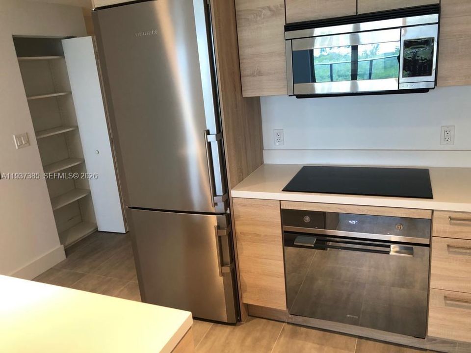 В аренду: $3,700 (2 спален, 2 ванн, 1115 Квадратных фут)