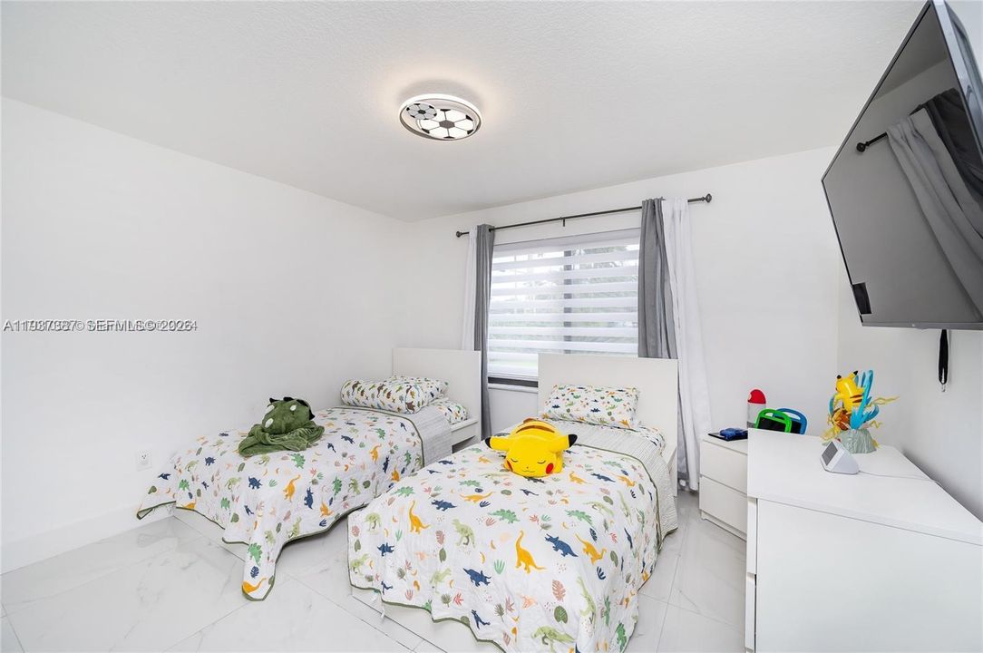 待售: $1,450,000 (4 贝兹, 3 浴室, 2578 平方英尺)