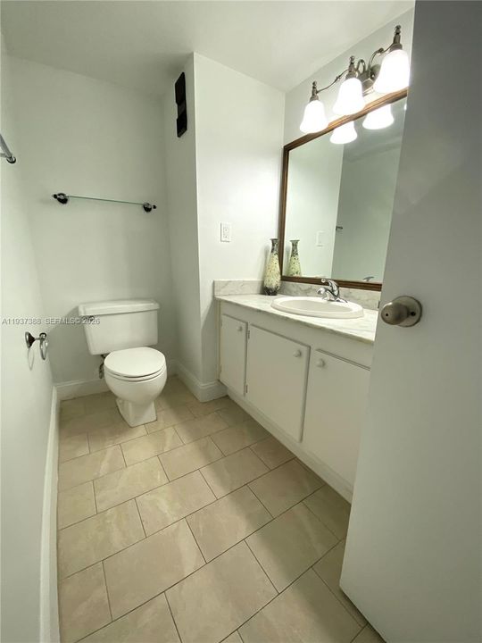 En Renta: $1,600 (1 camas, 1 baños, 889 Pies cuadrados)