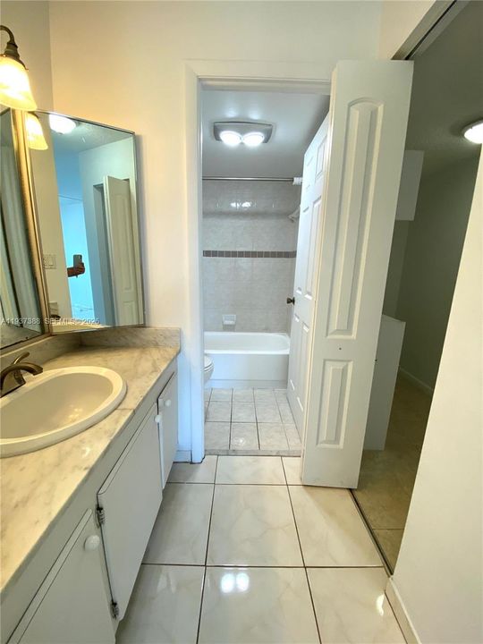 En Renta: $1,600 (1 camas, 1 baños, 889 Pies cuadrados)