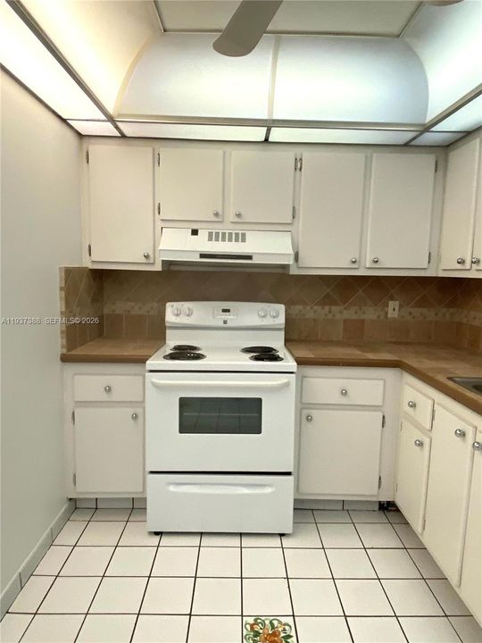 En Renta: $1,600 (1 camas, 1 baños, 889 Pies cuadrados)