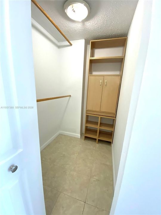 En Renta: $1,600 (1 camas, 1 baños, 889 Pies cuadrados)