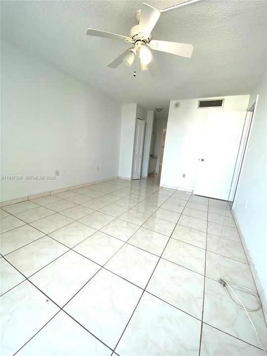 En Renta: $1,600 (1 camas, 1 baños, 889 Pies cuadrados)