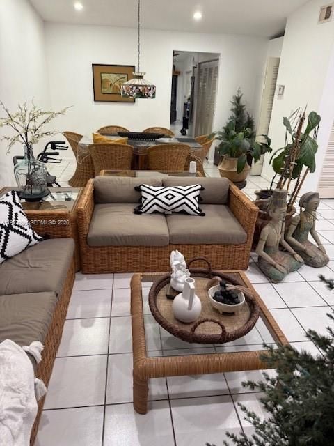 En Venta: $577,000 (3 camas, 2 baños, 1708 Pies cuadrados)