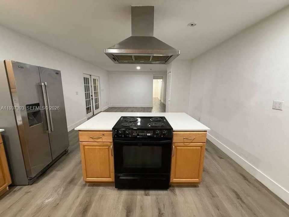 В аренду: $3,700 (5 спален, 3 ванн, 2400 Квадратных фут)