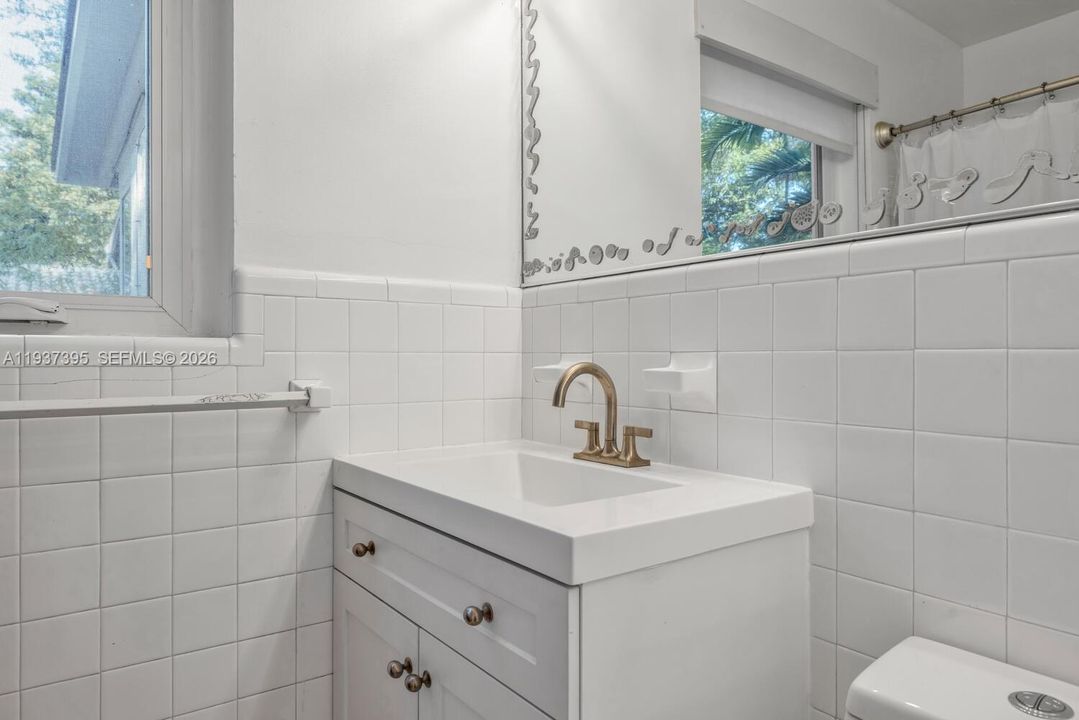 待售: $2,100,000 (3 贝兹, 2 浴室, 1518 平方英尺)