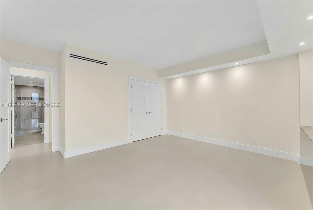 For Sale: $950,000 (3 beds, 2 baths, 1910 Square Feet)