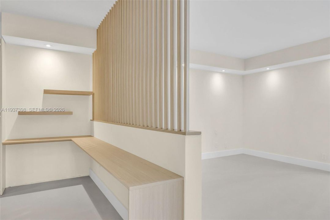 For Sale: $950,000 (3 beds, 2 baths, 1910 Square Feet)