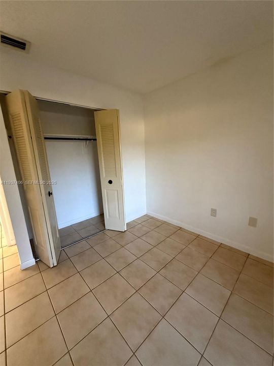 For Rent: $2,650 (3 beds, 1 baths, 970 Square Feet)