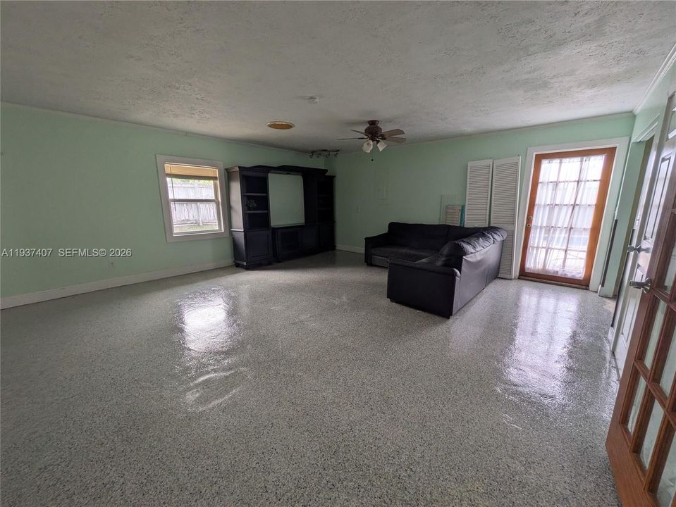 На продажу: $745,000 (4 спален, 2 ванн, 2314 Квадратных фут)