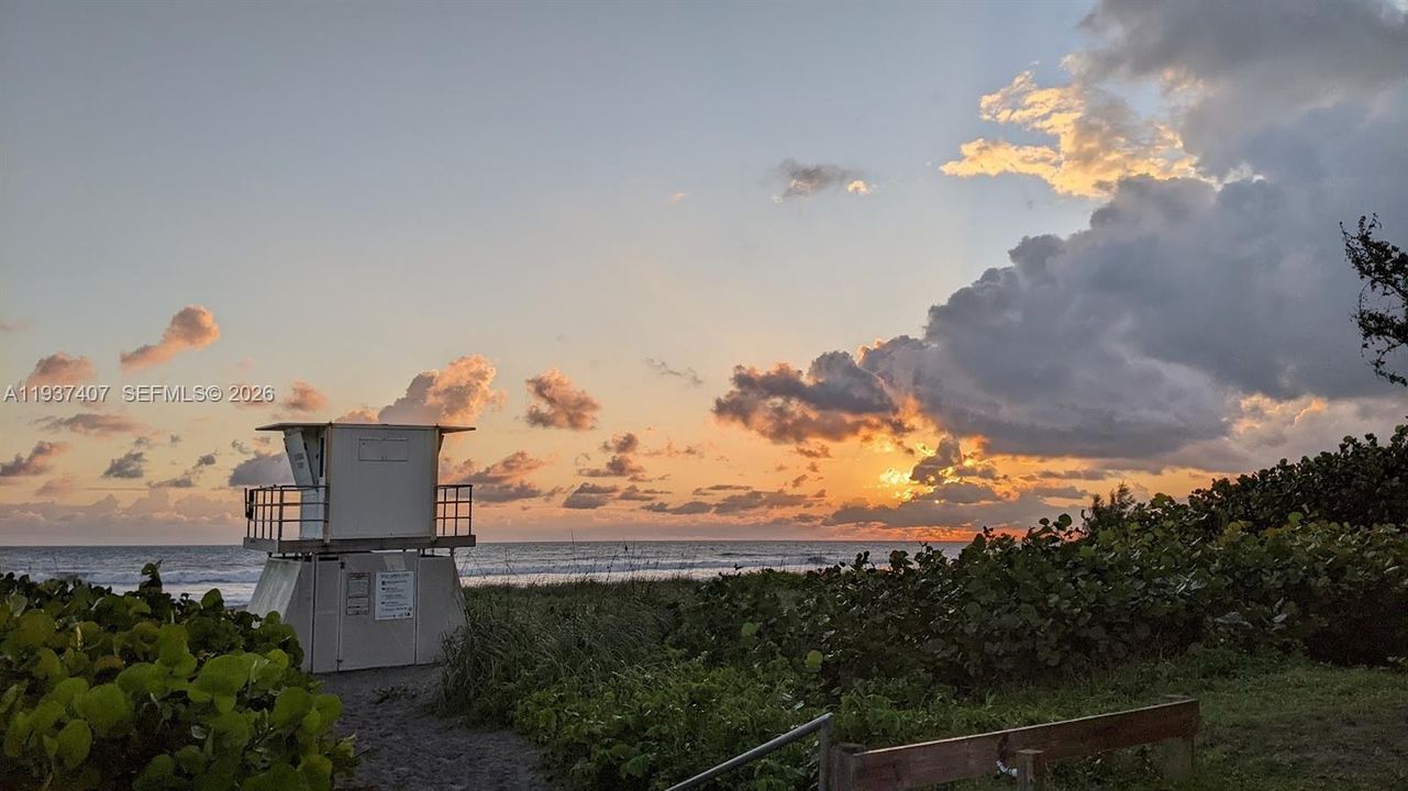 На продажу: $745,000 (4 спален, 2 ванн, 2314 Квадратных фут)