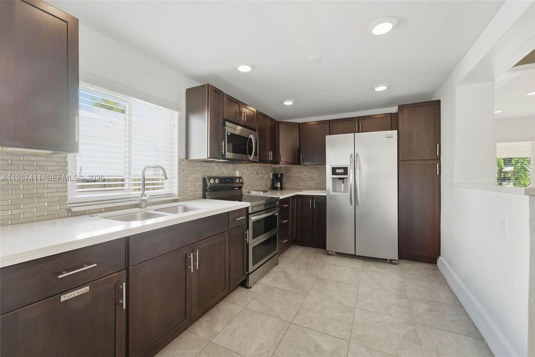 出租: $3,495 (2 贝兹, 1 浴室, 1566 平方英尺)